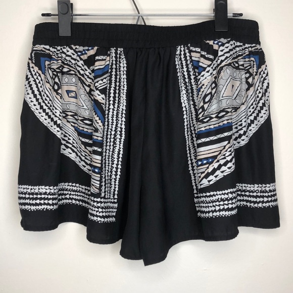 Xhiliration Tribal Print Flowy & Stretchy Shorts - Picture 5 of 6